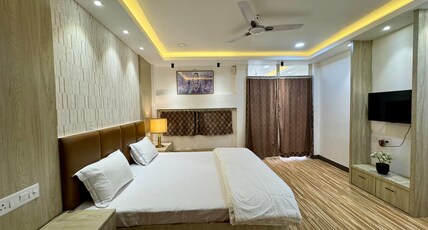 Parvati Stays Room Type - AC Deluxe Room