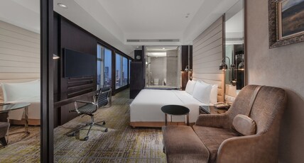 Holiday Inn Beijing Focus Square, an IHG Hotel Room Type - 1 King Standard Lounge Access
