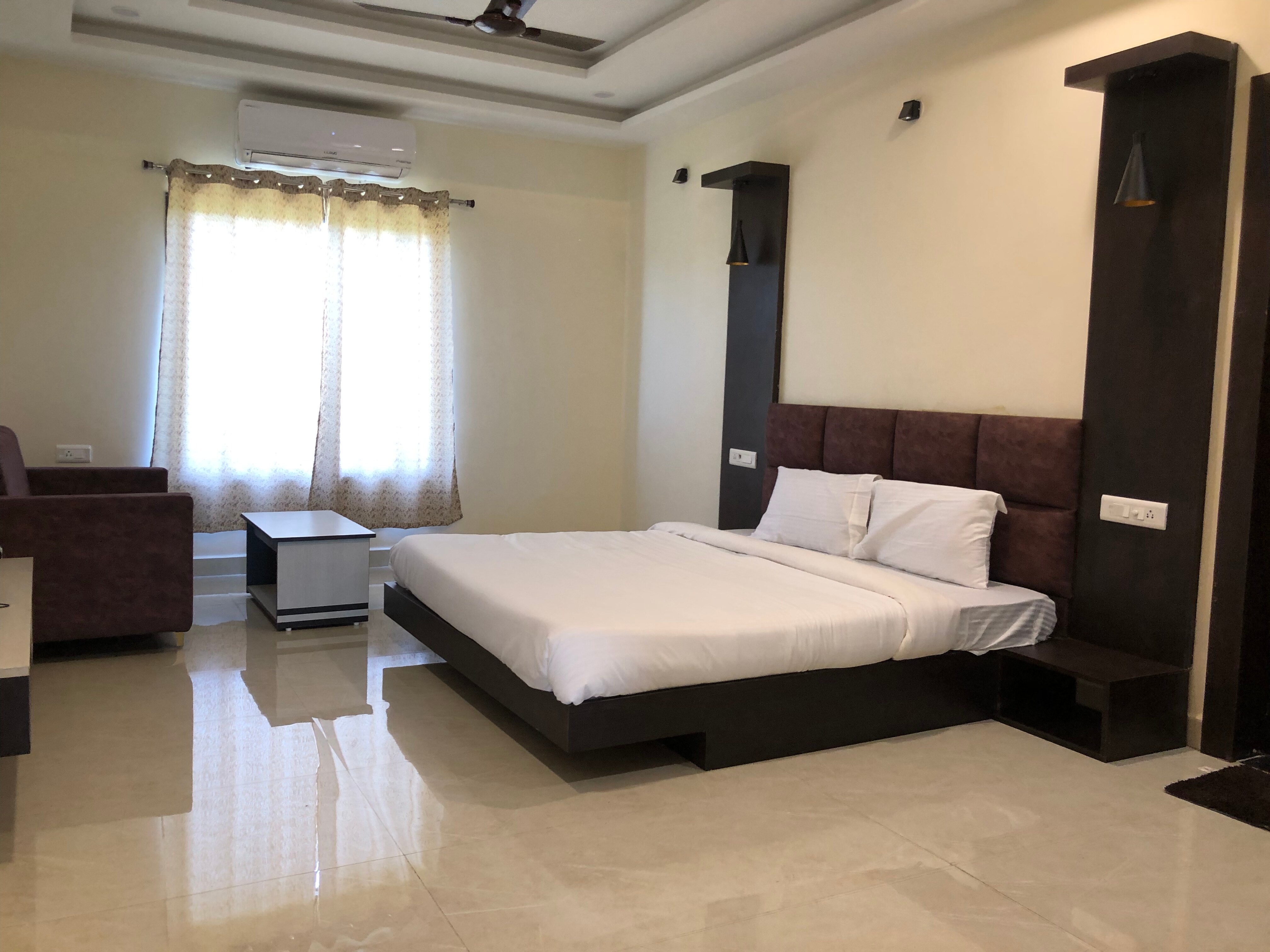 Jalsa Resort Hoshangabad - Tap to explore photos