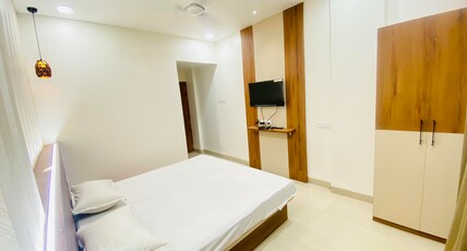 HOTEL SHREEMAN Room Type - Double Bed AC Room