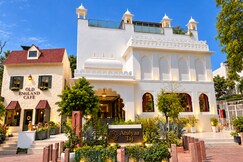 Hotel Atulyaa Taj