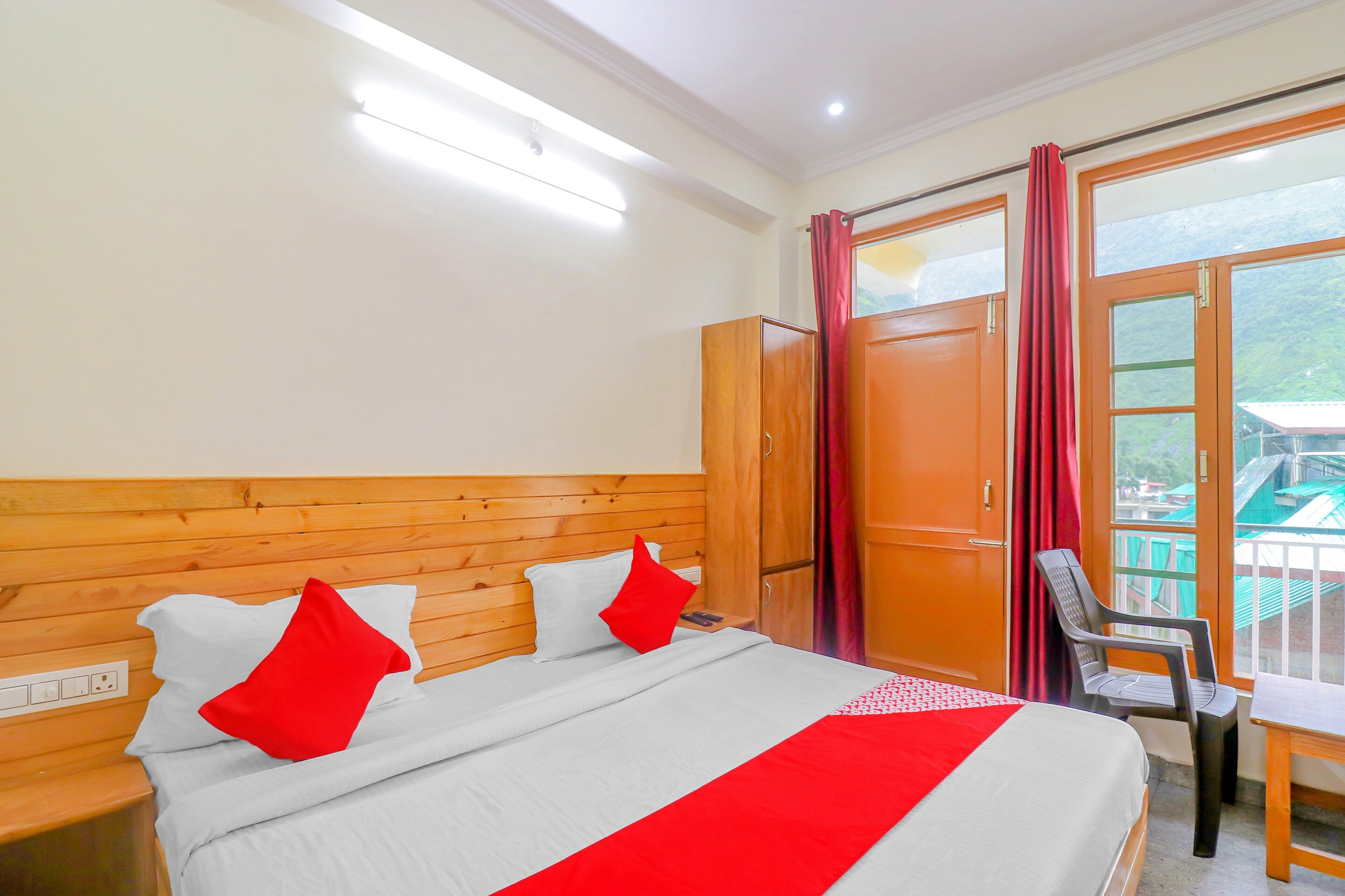 Hotel O White Mountains - Tap to explore photos