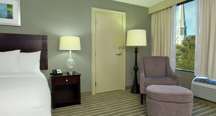 DoubleTree by Hilton Hotel Newark Ohio Room Type - 1 KING STUDIO SUITE