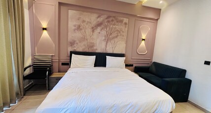 Hazarat Havens Stay Room Type - Bedroom