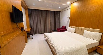 Hotel Mann Holiday Resorts Room Type - EXECUTIVE ROOM Hotel Mann Holiday Resorts Room Type - EXECUTIVE ROOM