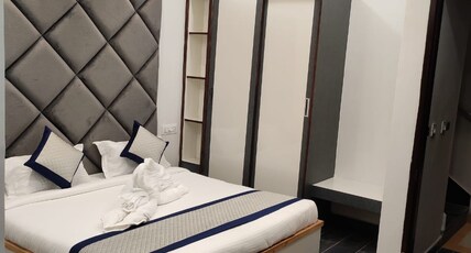 hotel crystal empire Room Type - deluxe