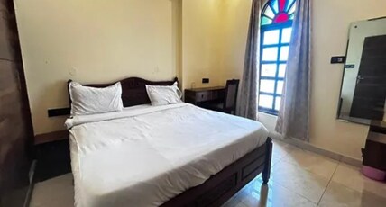 FabHotel-The Shashi Room Type - Deluxe Room