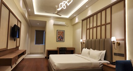 HOTEL TRG Room Type - Super Deluxe Double Bed Room (King Size)