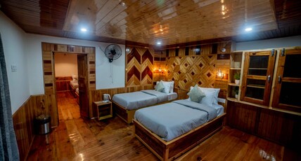 Foresta Living Kasol Room Type - Quadruple Room with Balcony G1