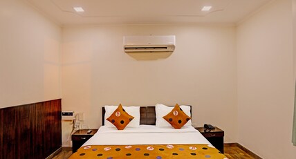 Hotel Grand Tushar @ Ghaziabad Railway Station Room Type - DELUXE AC