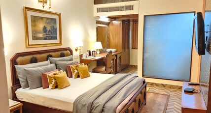 Hotel Aroma Classic Room Type - Luxury Room