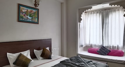Madpackers Udaipur | Lake View Rooms & Dorms Room Type - Superior Triple Room Ensuite with Lake View