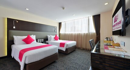 Hotel Royal Bangkok Room Type - Premium Deluxe Twin Room