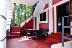 Amberleaf Estate 2BR-FF Homestay by Homeyhuts