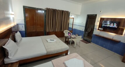 Hotel Shiva Residency Room Type - Deluxe Triple AC