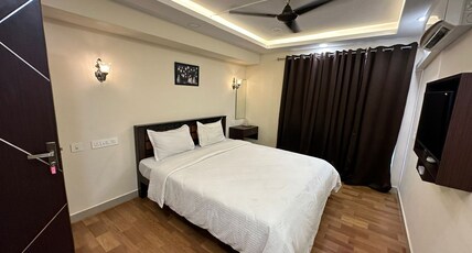 BROWN BERRY INN Room Type - Deluxe AC Room BROWN BERRY INN Room Type - Deluxe AC Room