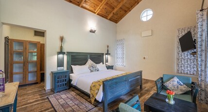 Echor Malusara Lakeview Retreat Bhimtal Room Type - Deluxe Room with Balcony (Forest View)