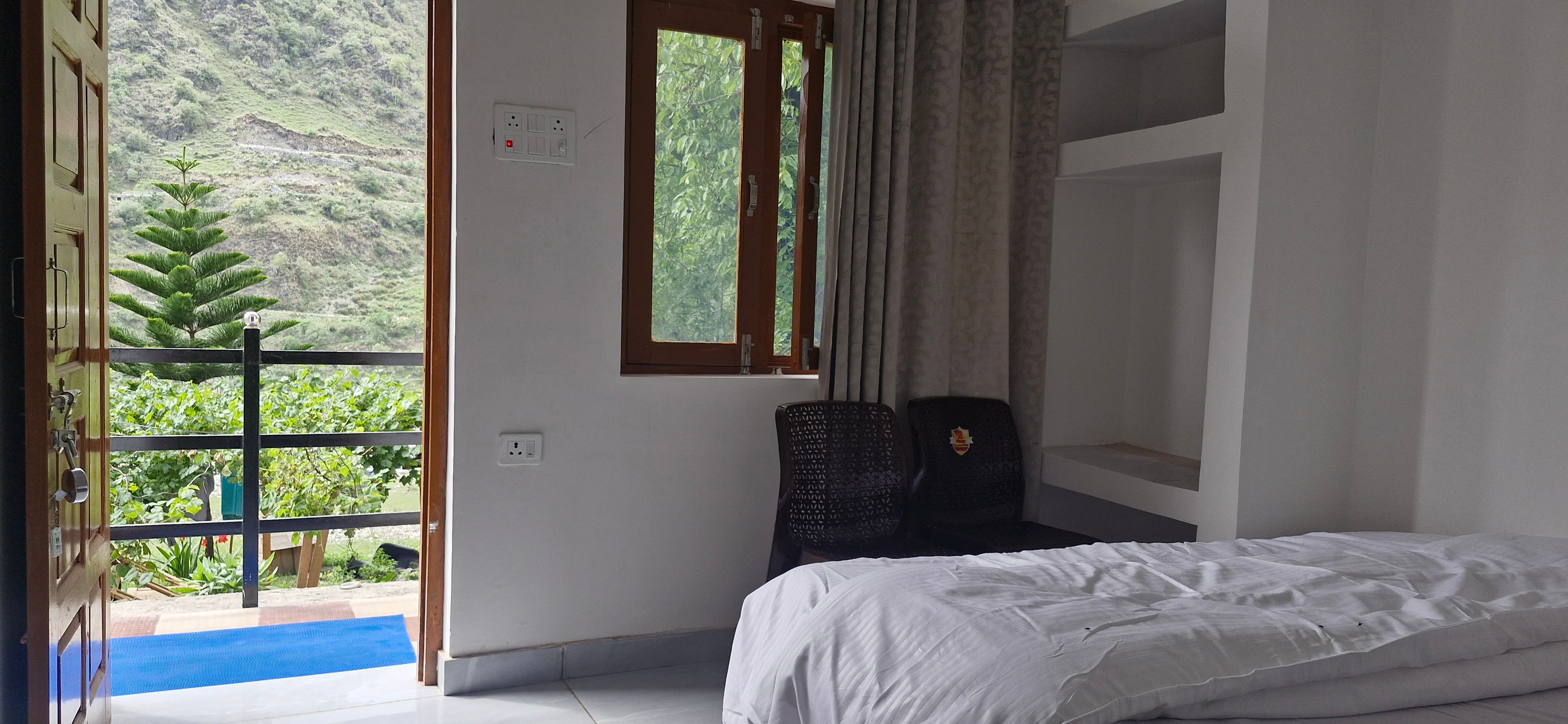 Shree Nath Ji Hotel (bnb) - Tap to explore photos