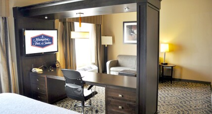 Hampton Inn and Suites Bay City, Texas Room Type - 1 KING STUDIO STE NONSMOK