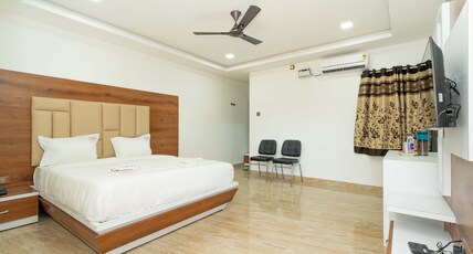 HOTEL NATCHATHRA Room Type - Deluxe Double Bed