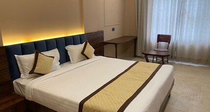 Hotel Sarbati Palace Room Type - Maharaja Deluxe Room with hill view