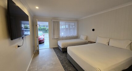 Best Western Parkside Motor Inn Room Type - 1 Queen And 1 Single, Non-Smoking, Flat Screen Television, Internet Access, Air-Conditioned, Cable T Best Western Parkside Motor Inn Room Type - 1 Queen And 1 Single, Non-Smoking, Flat Screen Television, Internet Access, Air-Conditioned, Cable T