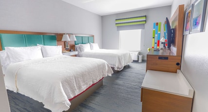 Hampton Inn and Suites Bay City, Texas Room Type - 2 QUEEN BEDS NONSMOKING