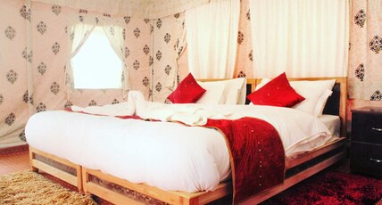 the sky desert hunder Room Type - Deluxe Room with Monument View King Bed the sky desert hunder Room Type - Deluxe Room with Monument View King Bed