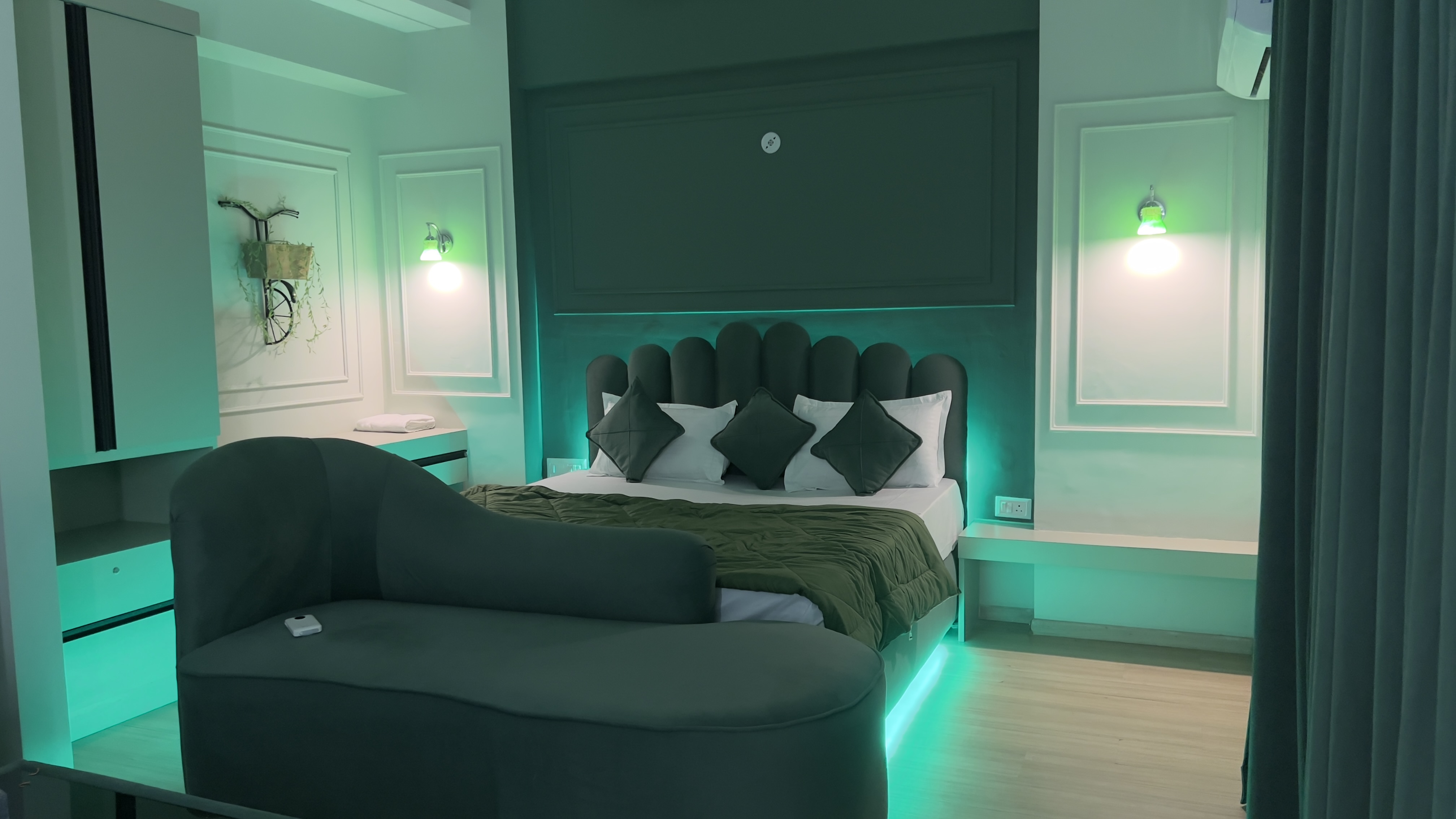 Dlf Mypad Comfort Keepers| 1BHK Entire Apartment