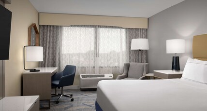 DoubleTree by Hilton St. Augustine Historic District Room Type - 1 KING BED ROOM