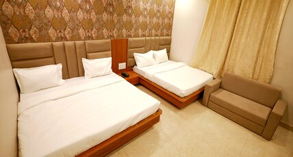 HOTEL NAJAF PALACE Room Type - Ac Super Deluxe Family Room