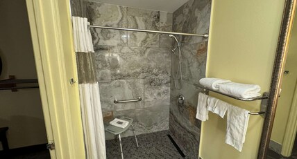SureStay Hotel by Best Western Manning Room Type - Accessible - 1 King, Mobility Accessible, Roll In Shower, Non-Smoking, Full Breakfast SureStay Hotel by Best Western Manning Room Type - Accessible - 1 King, Mobility Accessible, Roll In Shower, Non-Smoking, Full Breakfast