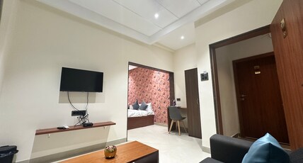 LEO Deluxe and Suite Room Room Type - Suite Room
