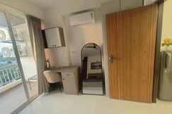 Palatial Dreams-Meraki Stays II Luxurious 1BHKs II 15mins from Airport