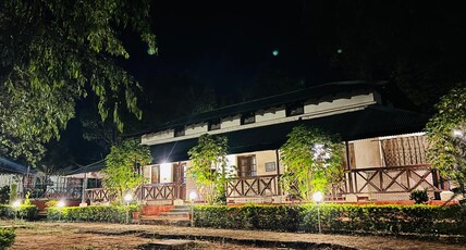 WOODLAND Room Type - Heritage AC Cottages