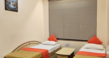 Hotel Marvel Comfort Room Type - Deluxe Twin Bed with City View
