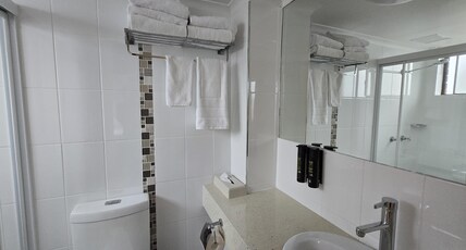 Best Western Parkside Motor Inn Room Type - Suite-1 Room 4 Beds, Non-Smoking, Flat Screen Television, Internet Access, Air-Conditioned, Cable Tv