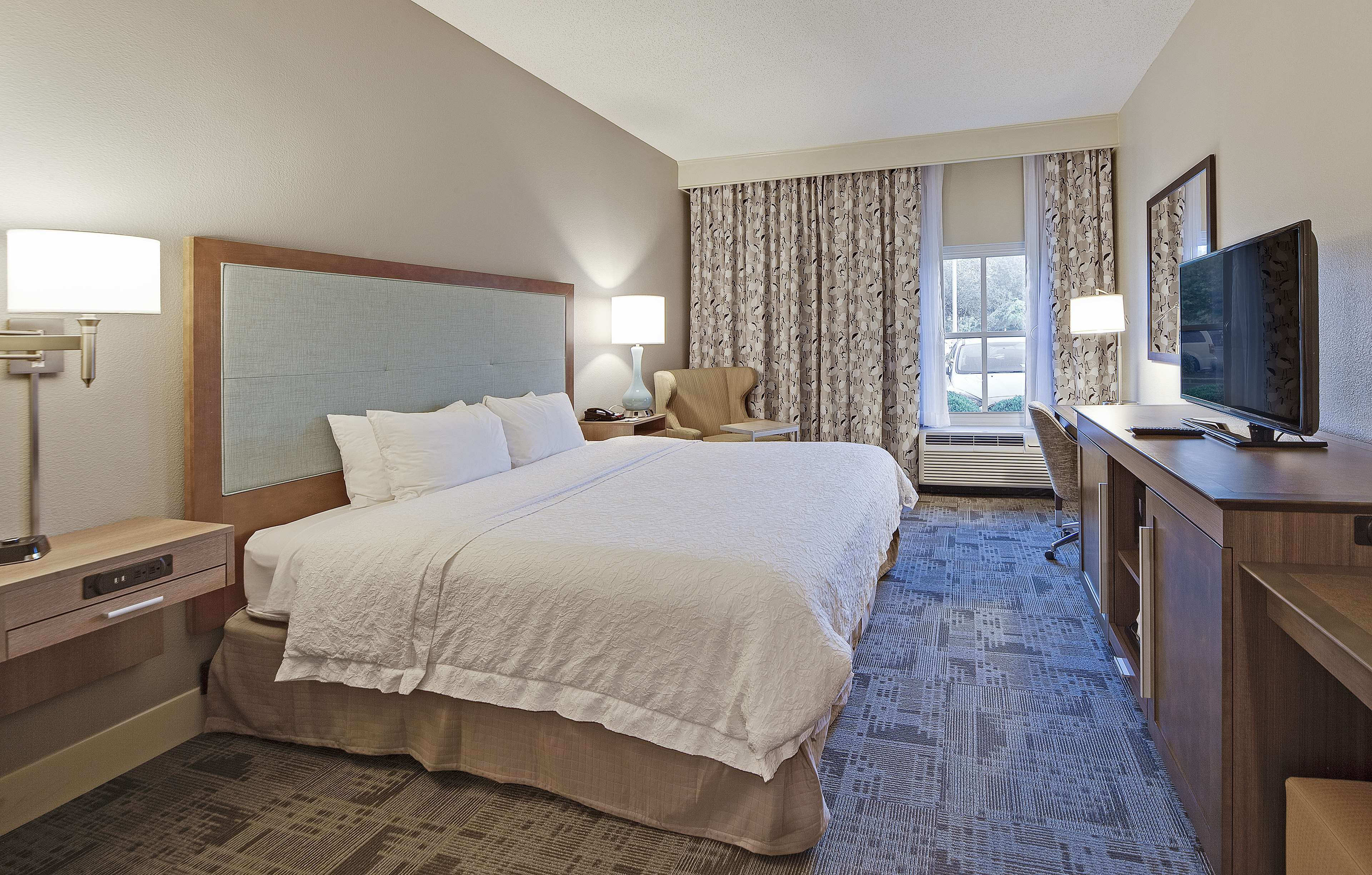 Hampton Inn Myrtle Beach Broadway at the Beach - Tap to explore photos