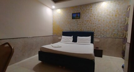 Redisston Hotel Room Type - Standard Room