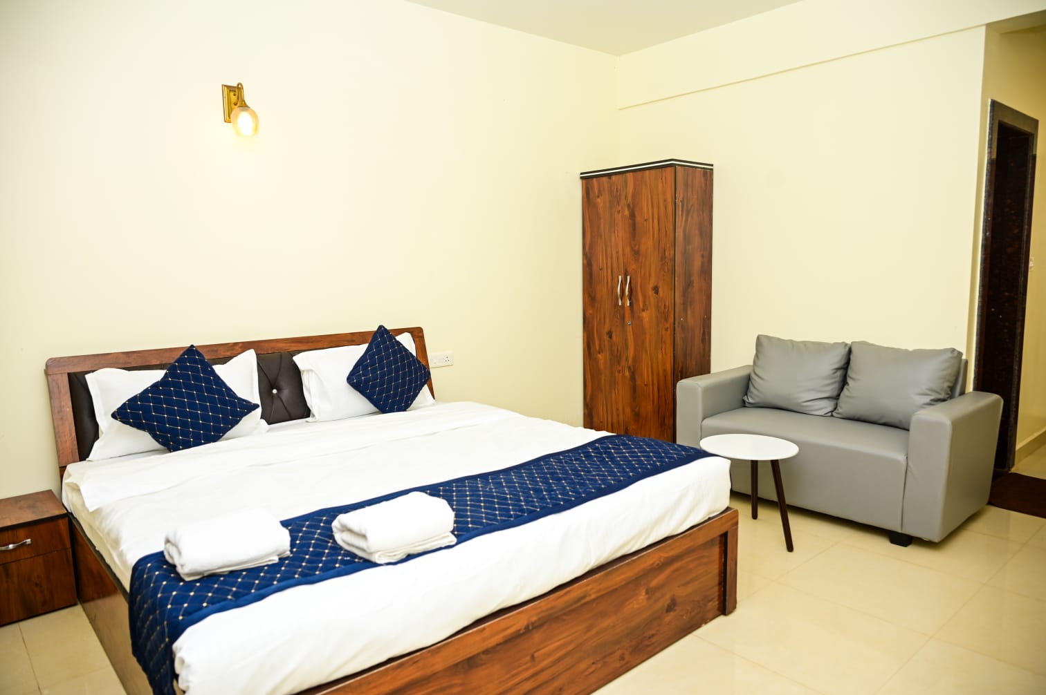 Navratna Guest house - Tap to explore photos