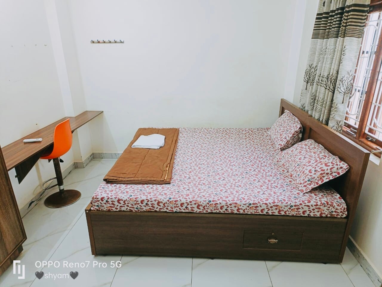 SRI PCSR Paying Guest Home | Rooms & Restaurant - Tap to explore photos