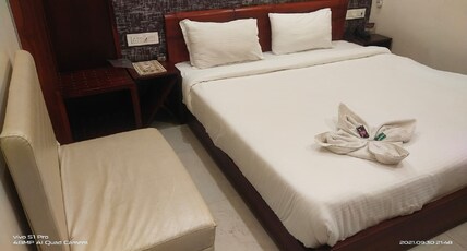 Hotel Grand Palace and Banquet Room Type - Deluxe Room