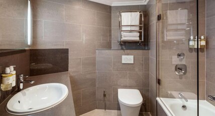 Radisson Blu Hotel, London Mercer Street Room Type - Junior Suite