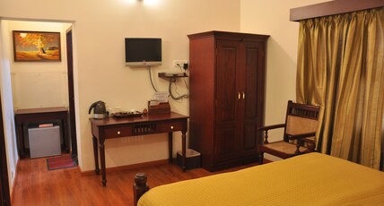 Niketana @ Boat Club Room Type - Suite