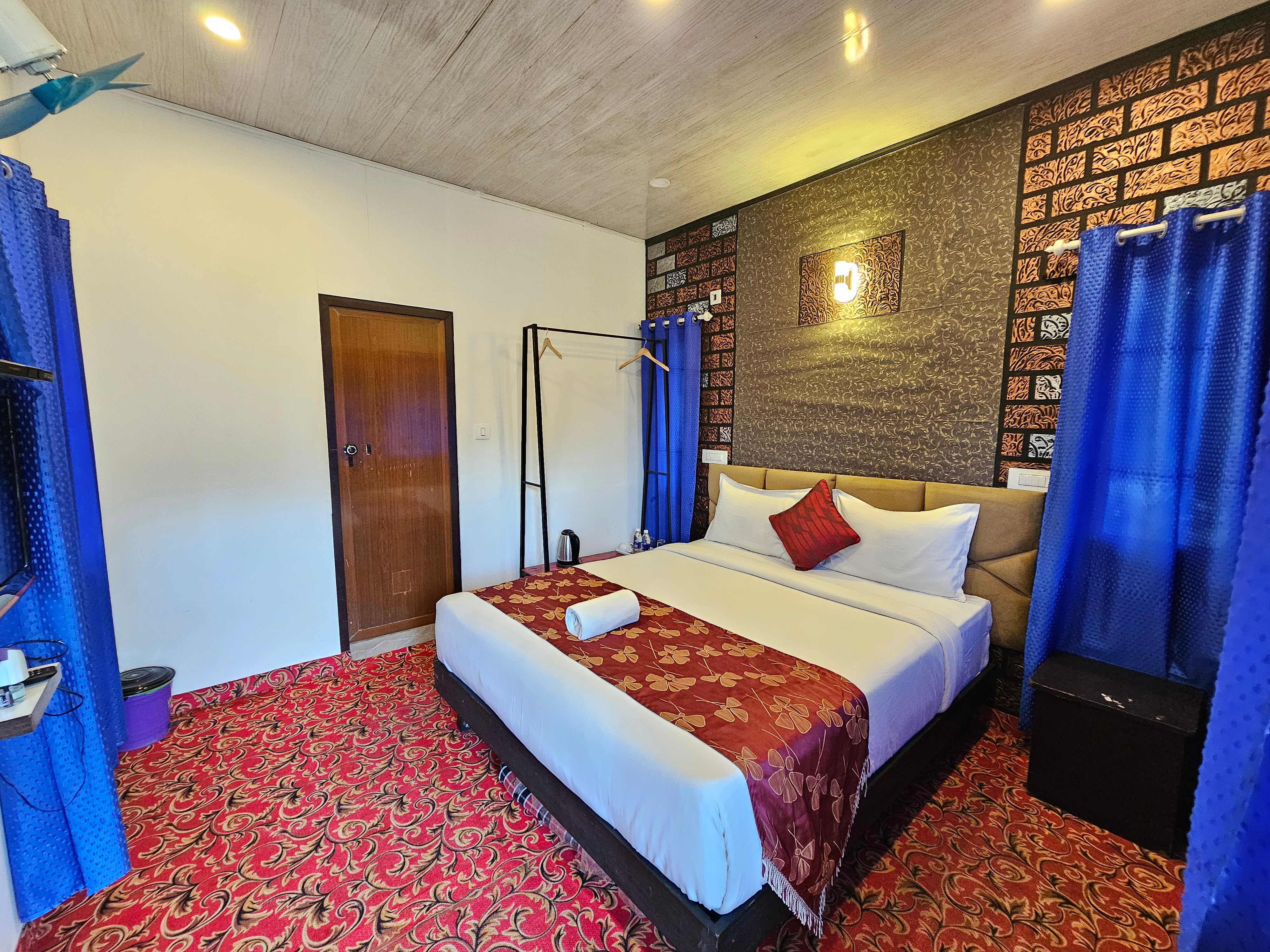 Emarald Wild West Wayanad - Tap to explore photos