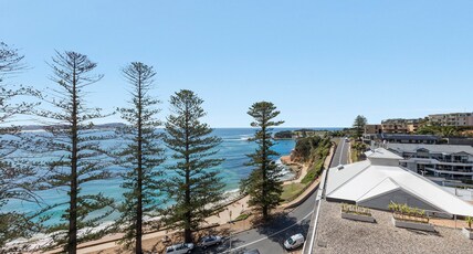 Crowne Plaza TERRIGAL Room Type - Pine Suite Club Access