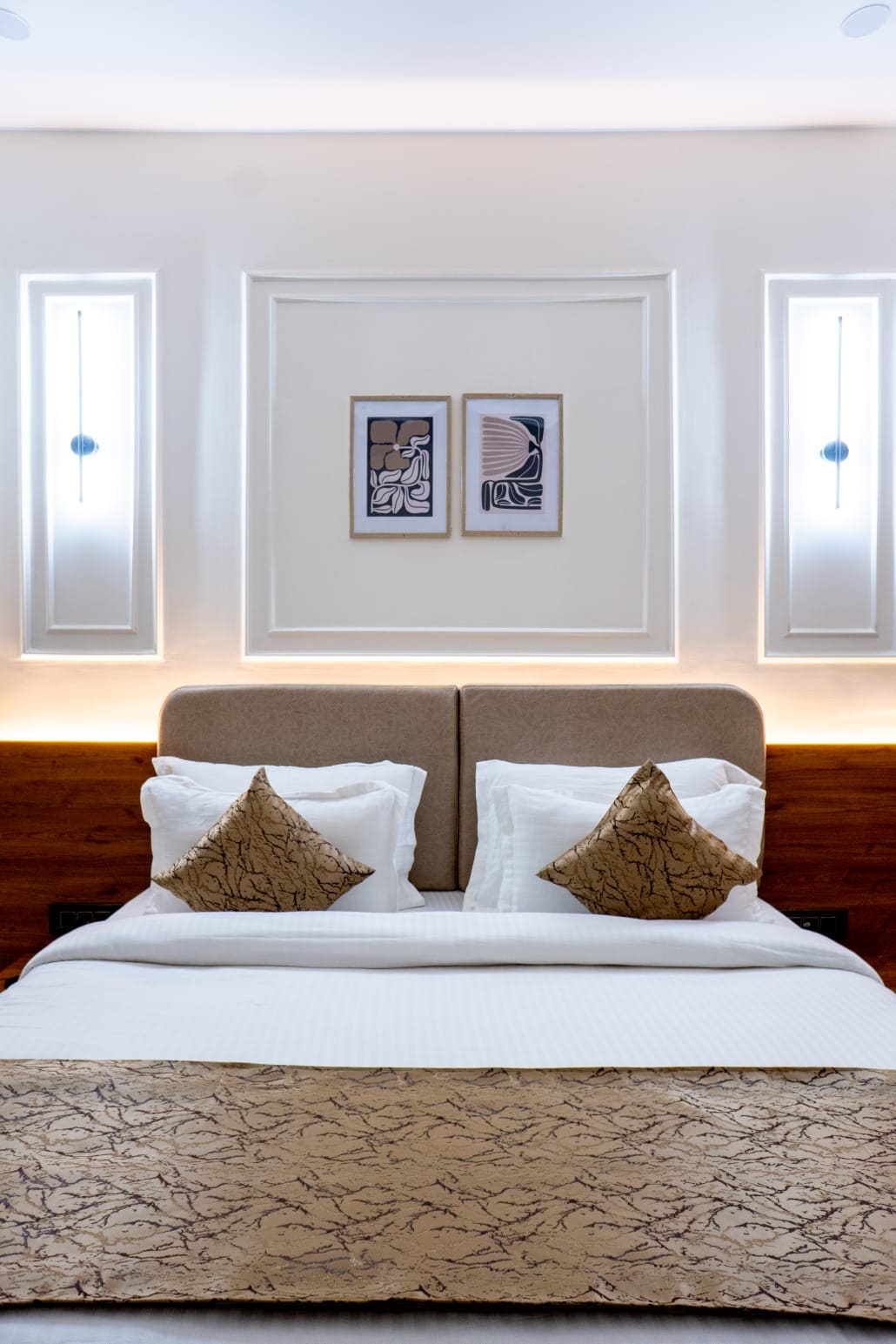 Hotel Saswata 10 mins drive to Ayodhya Airport - Tap to explore photos