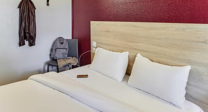 hotelF1 Chamb Room Type - Tandem Room for 2 travelers maximum