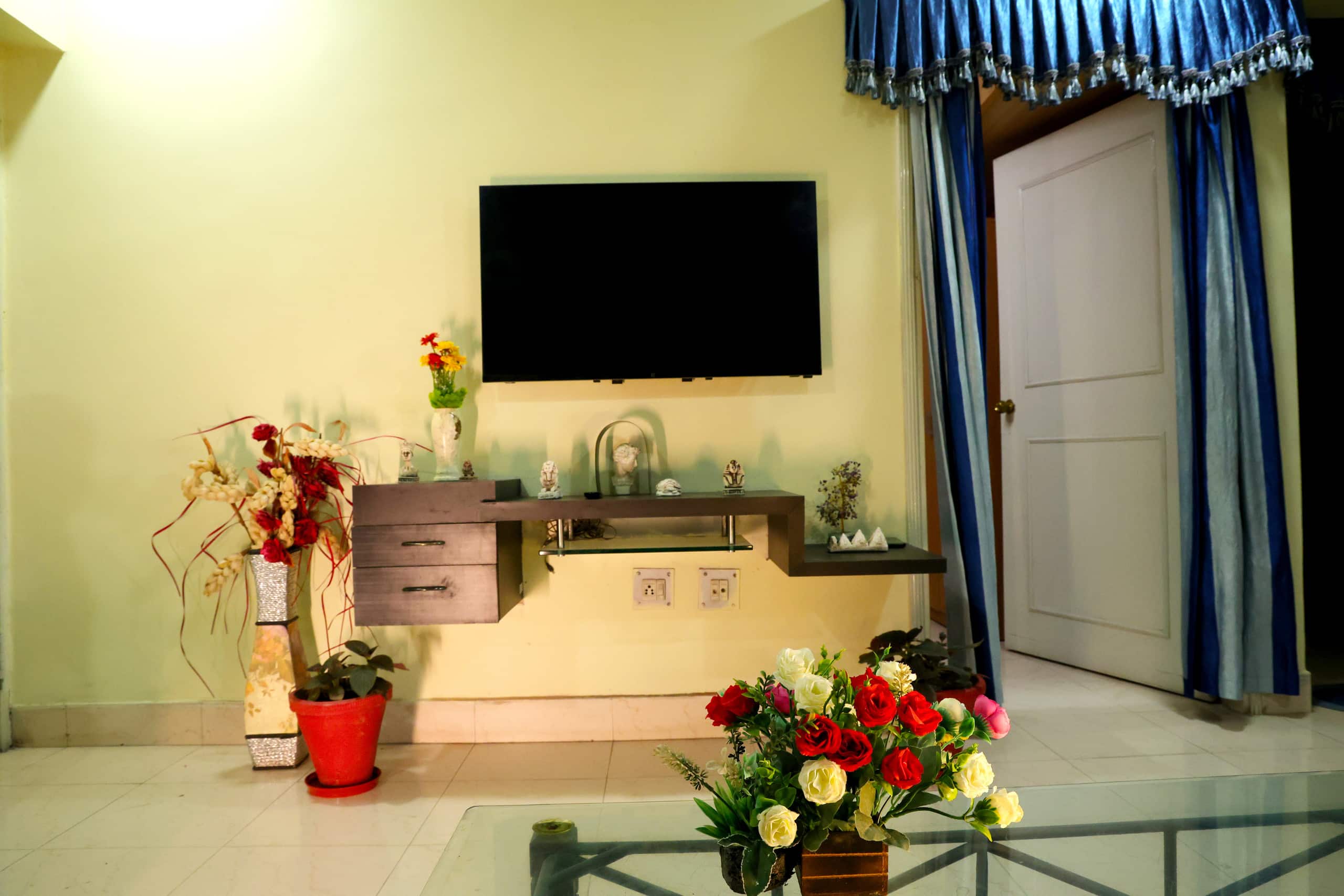 Ranchi Heights Work Unwind Entire Apartment 4U - Tap to explore photos