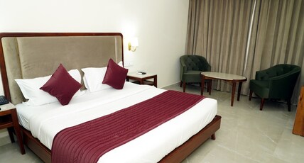 Hotel Le Crown Room Type - Deluxe Room